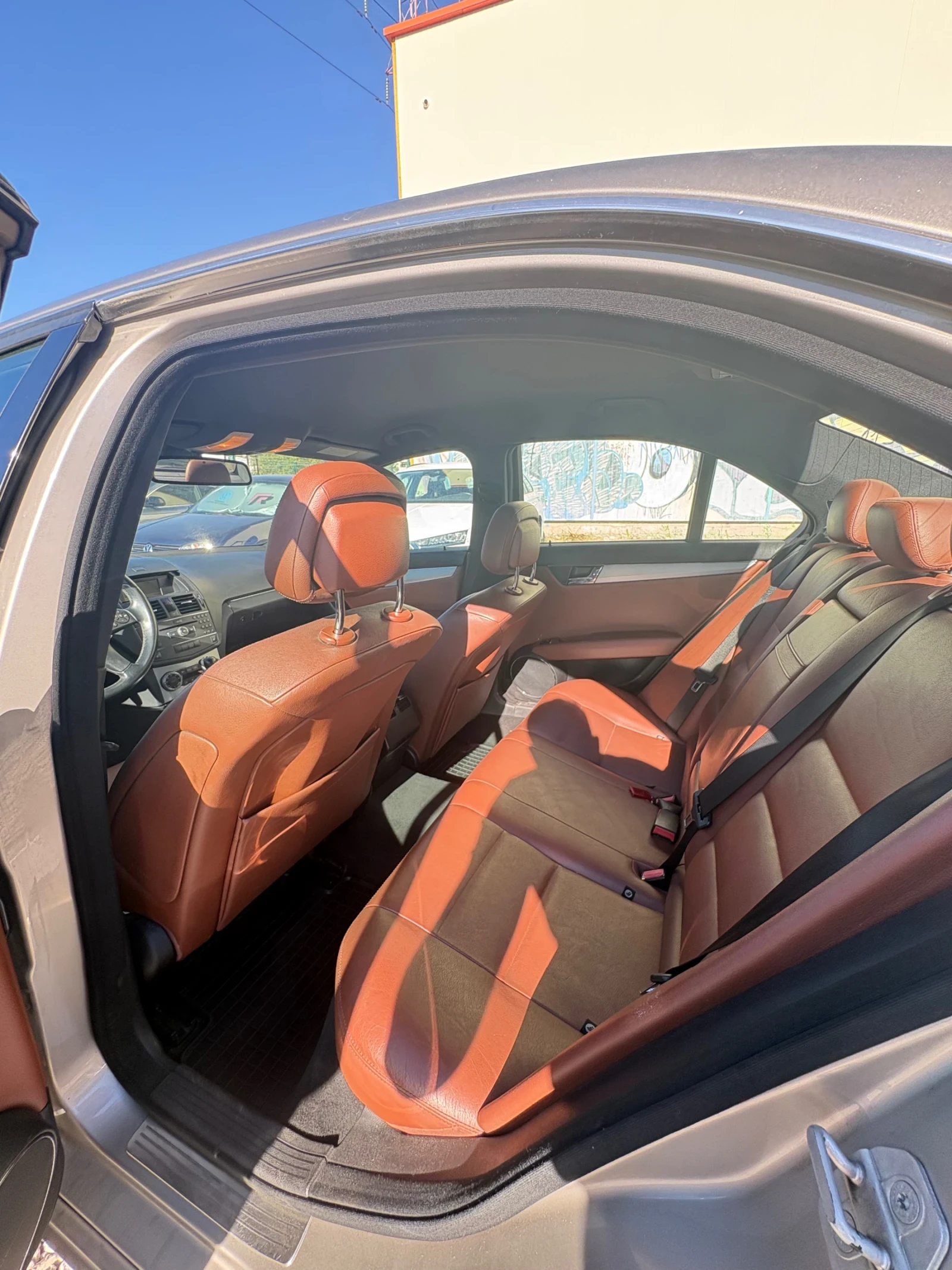 Mercedes-Benz C 220 Седан, снимка 13 - Автомобили и джипове - 56398923