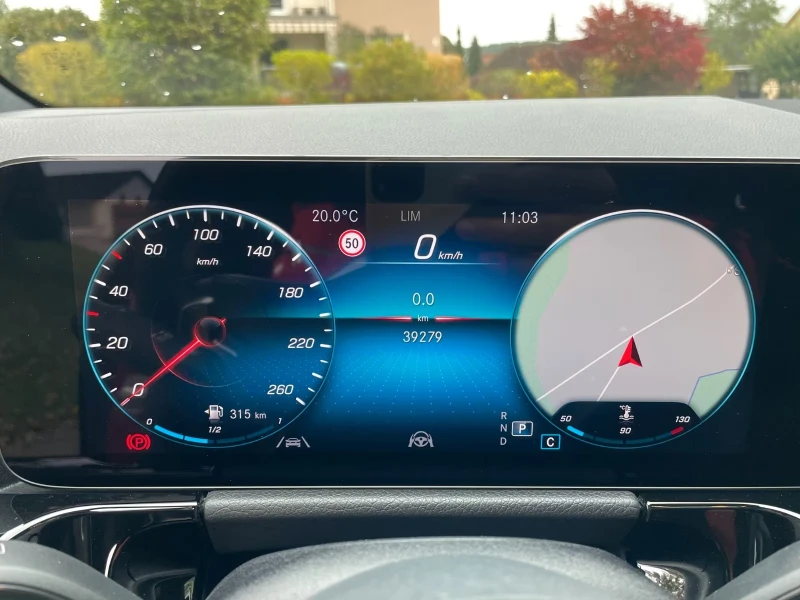 Mercedes-Benz GLA 220 d 4Matic, снимка 11 - Автомобили и джипове - 7934579