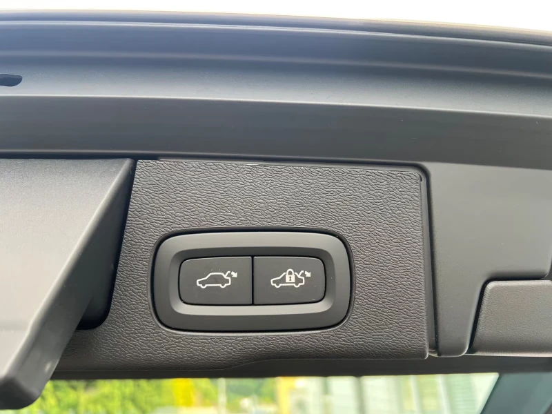 Volvo XC60 POLESTAR-ENGINEERED/455HP/AMBI/360/PANO/MEMO/618f, снимка 9 - Автомобили и джипове - 51417567