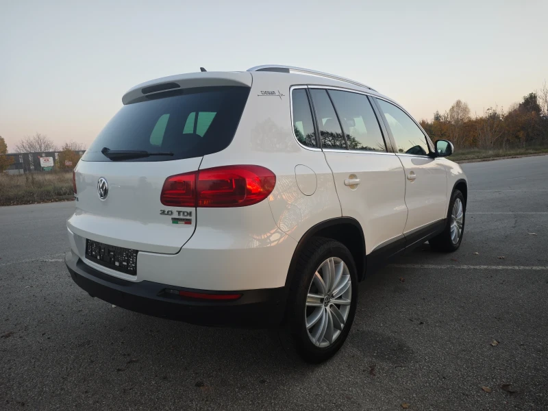 VW Tiguan PANORAMA* NAVI* ЧИСТО НОВА* 7DSG, снимка 4 - Автомобили и джипове - 52426588