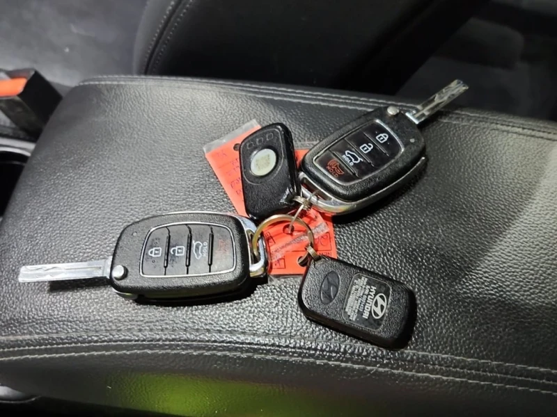 Hyundai Tucson * SE * CARFAX * , снимка 11 - Автомобили и джипове - 52741433