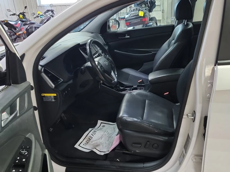 Hyundai Tucson * SE * CARFAX * , снимка 7 - Автомобили и джипове - 52741433