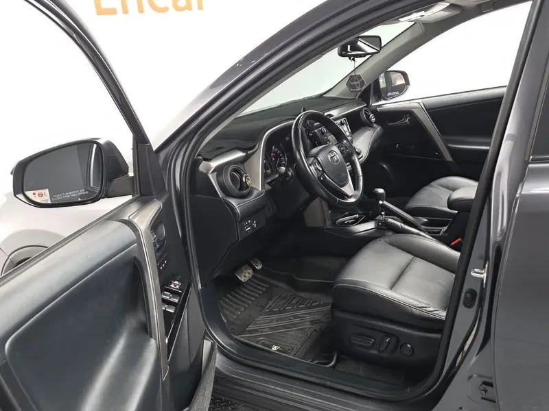 Toyota Rav4, снимка 10 - Автомобили и джипове - 54763625