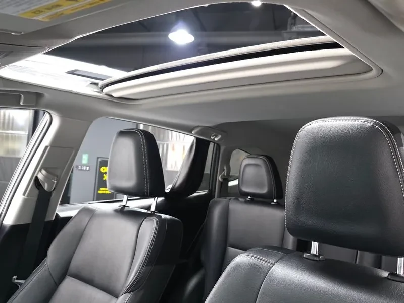 Toyota Rav4, снимка 17 - Автомобили и джипове - 54763625