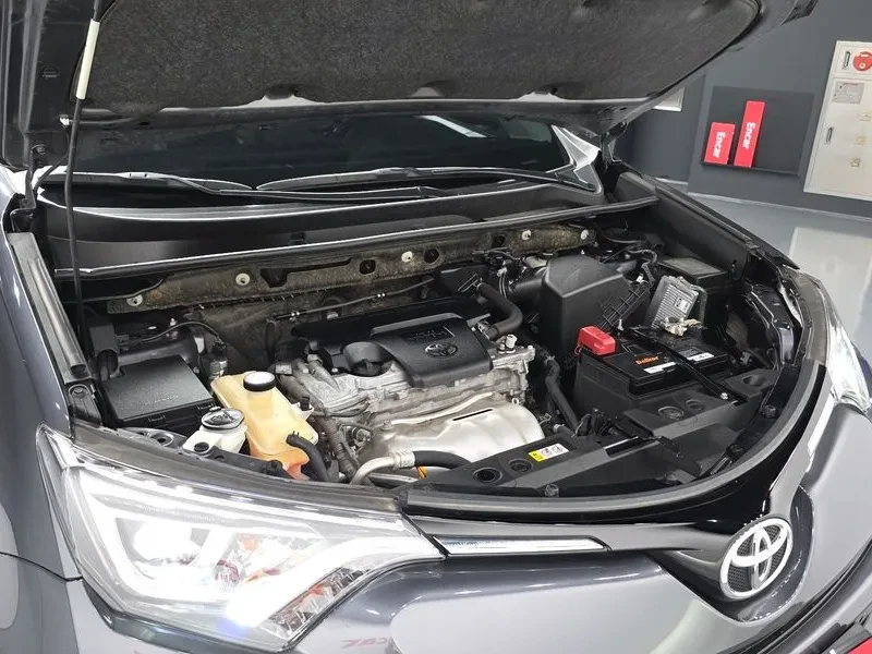 Toyota Rav4, снимка 6 - Автомобили и джипове - 54763625