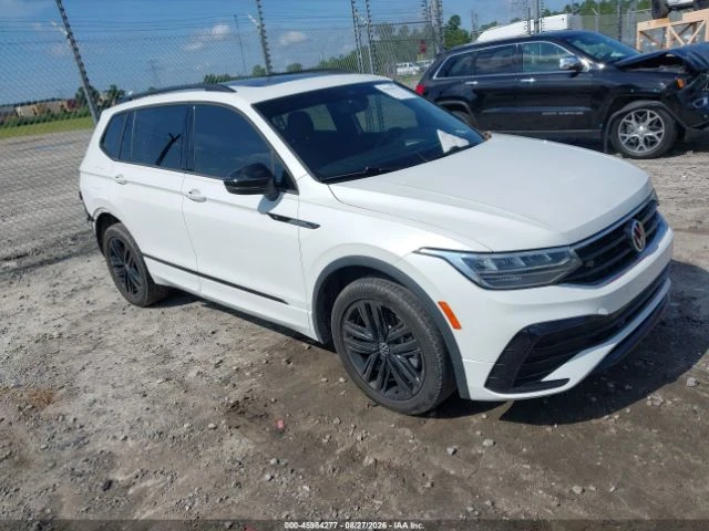 VW Tiguan 2.0T* R-LINE-BLACK* PANORAMA* DISTRONIC* PODGREV* 