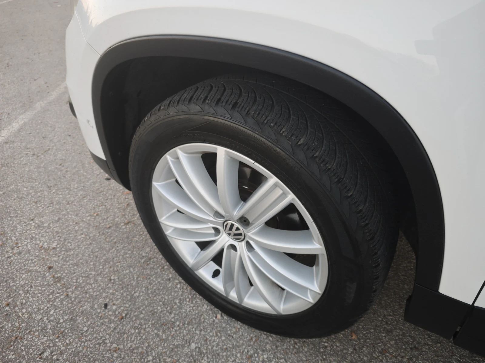 VW Tiguan PANORAMA* NAVI* ЧИСТО НОВА* 7DSG - изображение 7