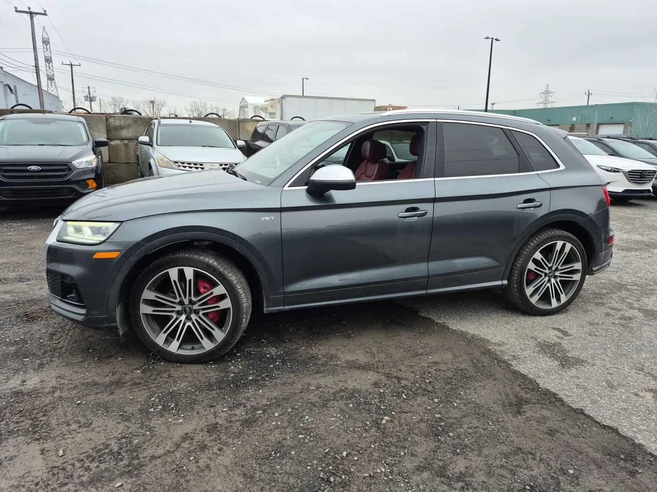 Audi SQ5 * Technik * DISTRONIC* 360* B&0* + ГУМИ С ДЖАНТИ* , снимка 2 - Автомобили и джипове - 54221424