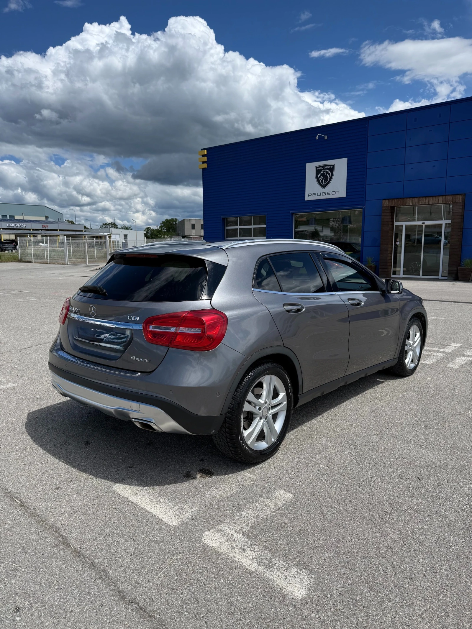Mercedes-Benz GLA 200 7G Tronic 4matic Реални км. Като Нова, снимка 4 - Автомобили и джипове - 54584266