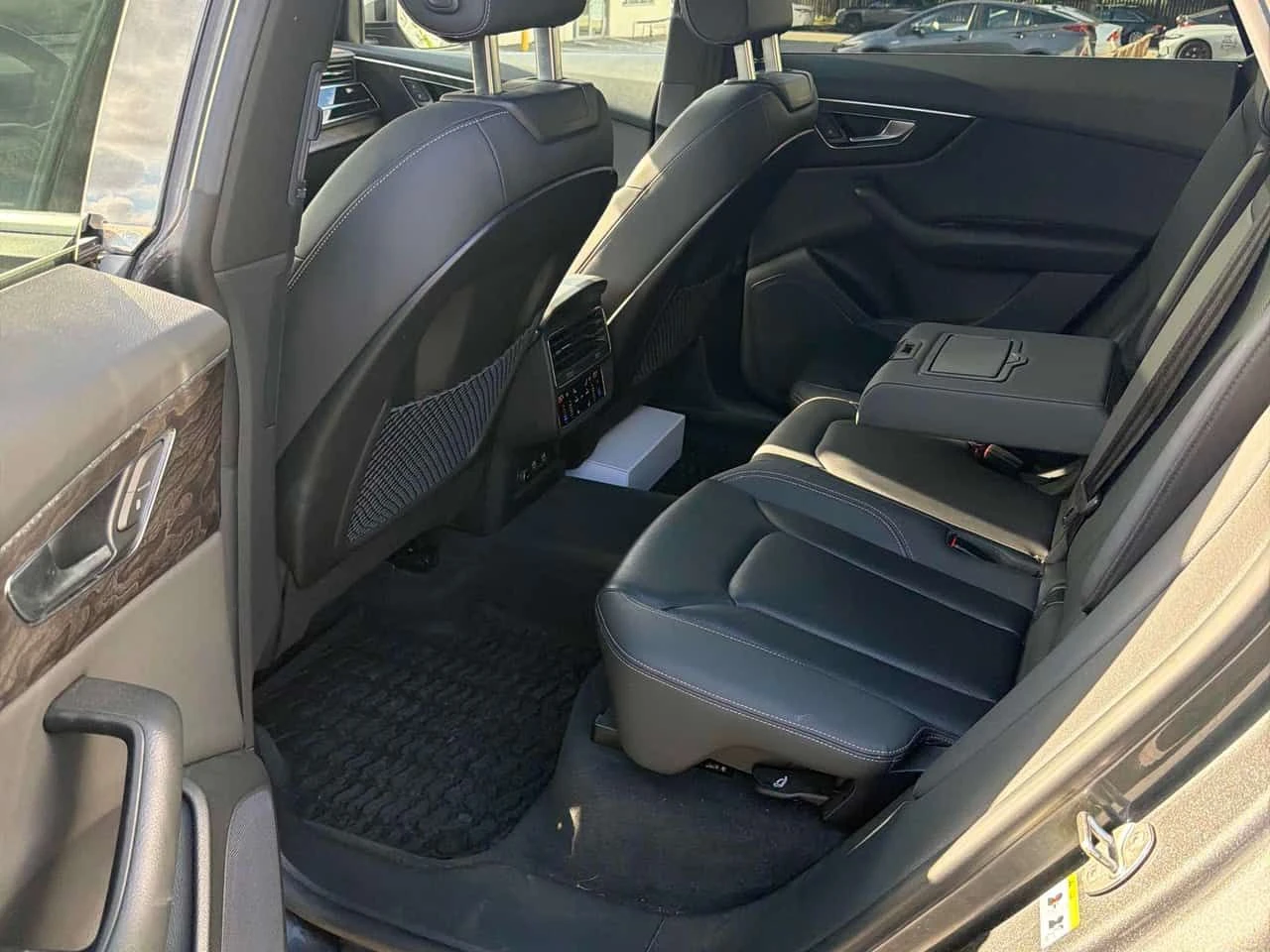 Audi Q8 Progressiv | CARFAX | ���������� ��� ������������ | Mobile.bg � ����������� 10
