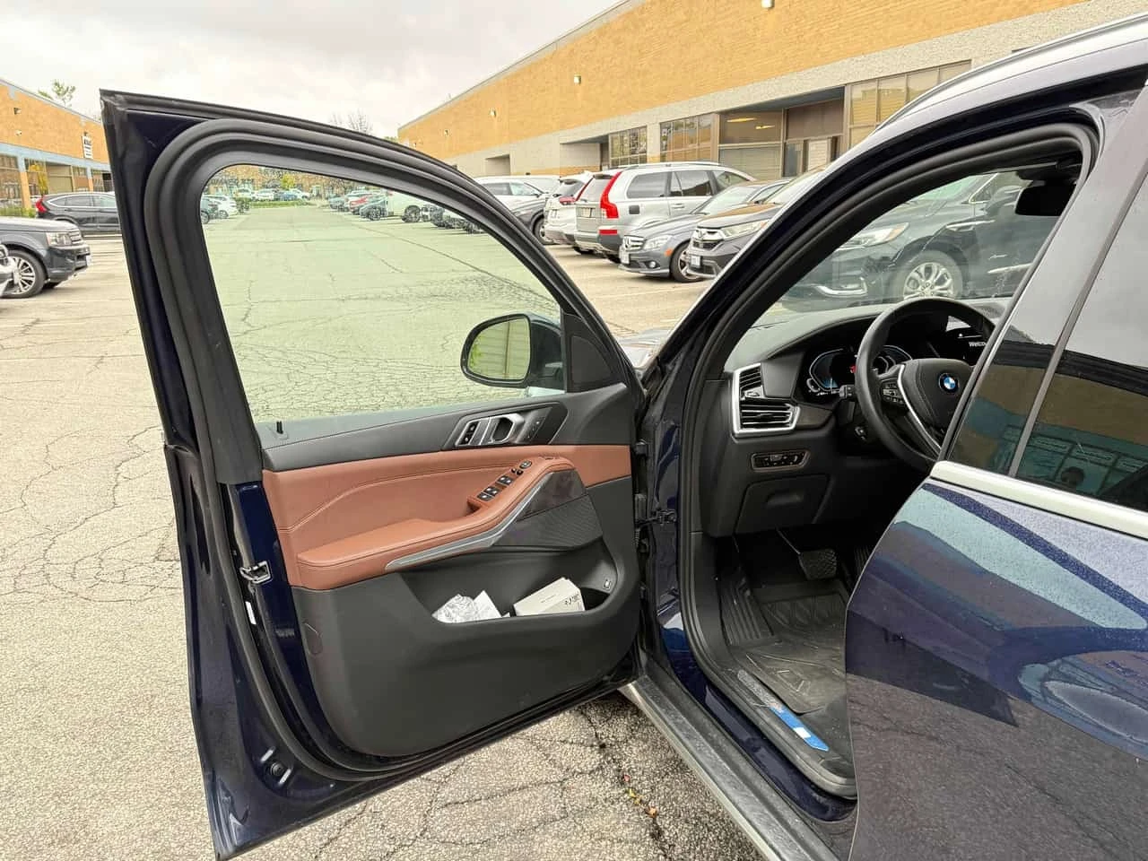 BMW X5 * xDrive45e * CARFAX * ����� �� ����������� | Mobile.bg � ����������� 10