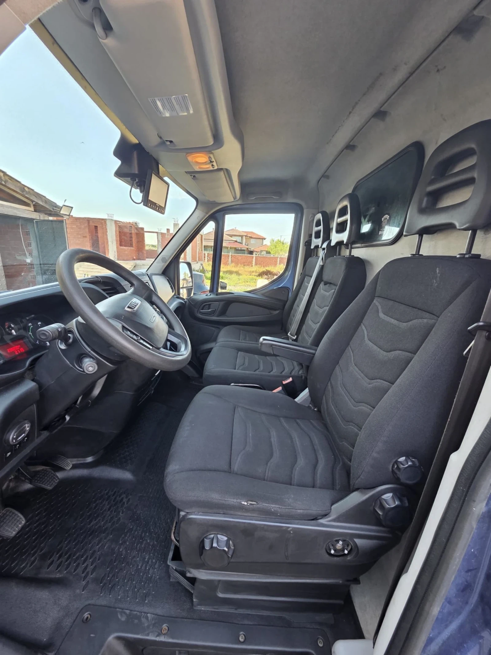 Iveco Daily 35S210, двойна гума, снимка 12 - Бусове и автобуси - 54768777