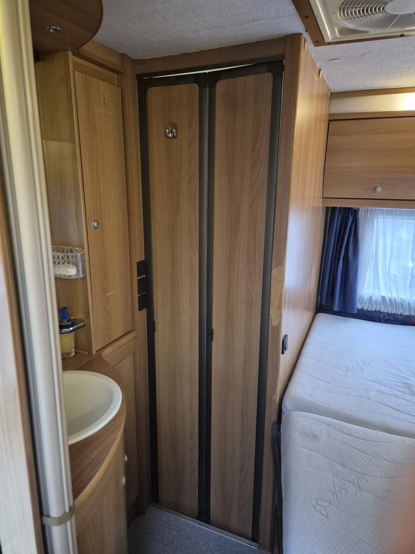  Knaus | Mobile.bg   11