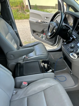 Toyota Sienna XLS, снимка 2