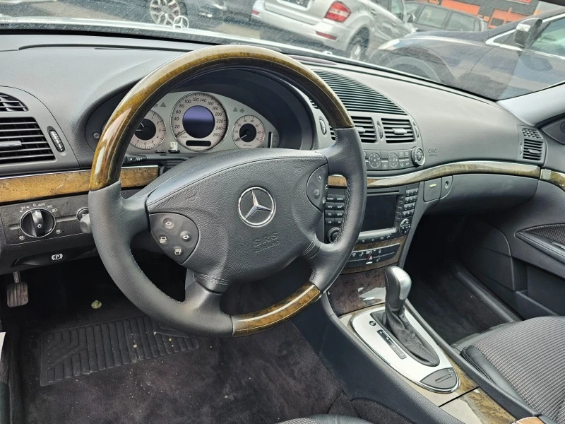 Mercedes-Benz E 320 avangarde, снимка 15 - Автомобили и джипове - 45856626