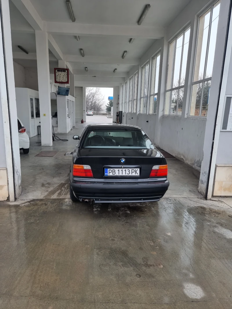 BMW 318, снимка 15 - Автомобили и джипове - 48868081