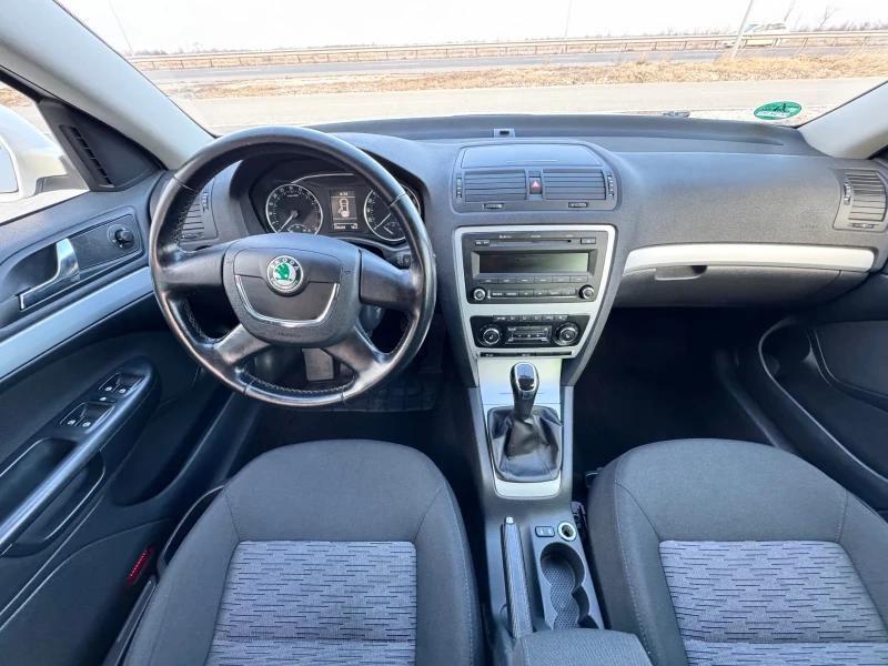 Skoda Octavia 2.0 TDI 140к.с PARKTRONIC / PODGREV / EURO 5, снимка 10 - Автомобили и джипове - 48869899