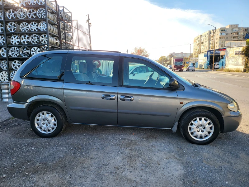 Chrysler Voyager 2.5CRD LX Leather, снимка 5 - Автомобили и джипове - 48916109