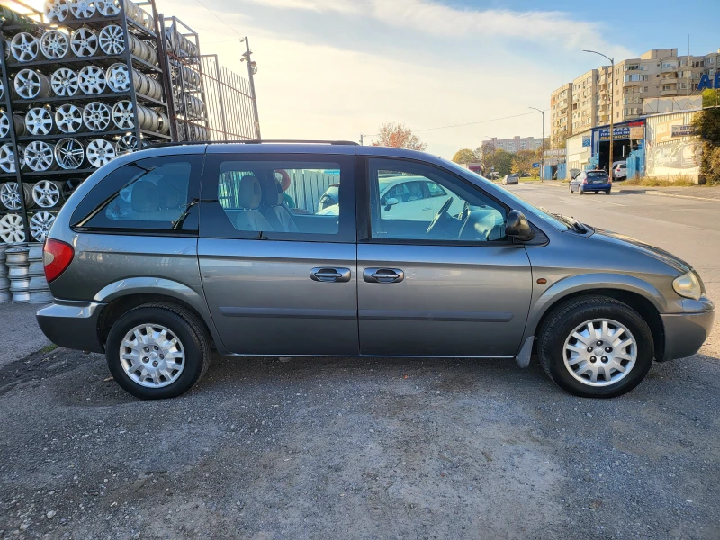 Chrysler Voyager 2.5CRD LX Leather, снимка 4 - Автомобили и джипове - 48916109