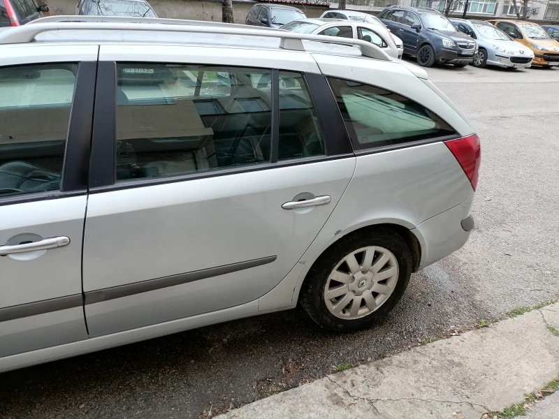 Renault Laguna 2.2dci, снимка 3 - Автомобили и джипове - 49513323