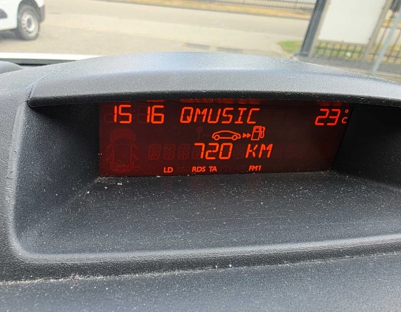 Citroen Berlingo 1.6 HDI 500 CLUB, снимка 4 - Автомобили и джипове - 51254776