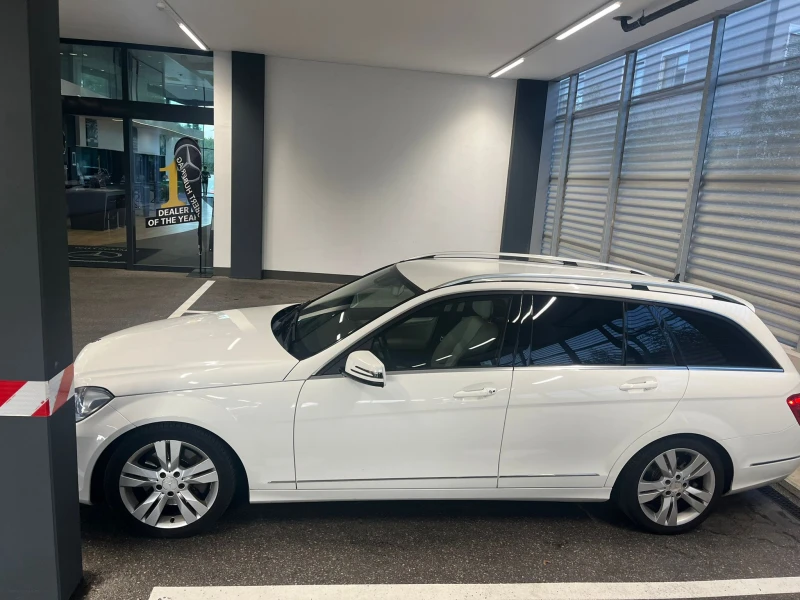 Mercedes-Benz C 300, снимка 3 - Автомобили и джипове - 51333330