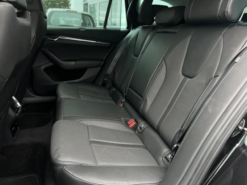 Skoda Octavia 2.0TDI/150к.с First Edition, снимка 15 - Автомобили и джипове - 51965258