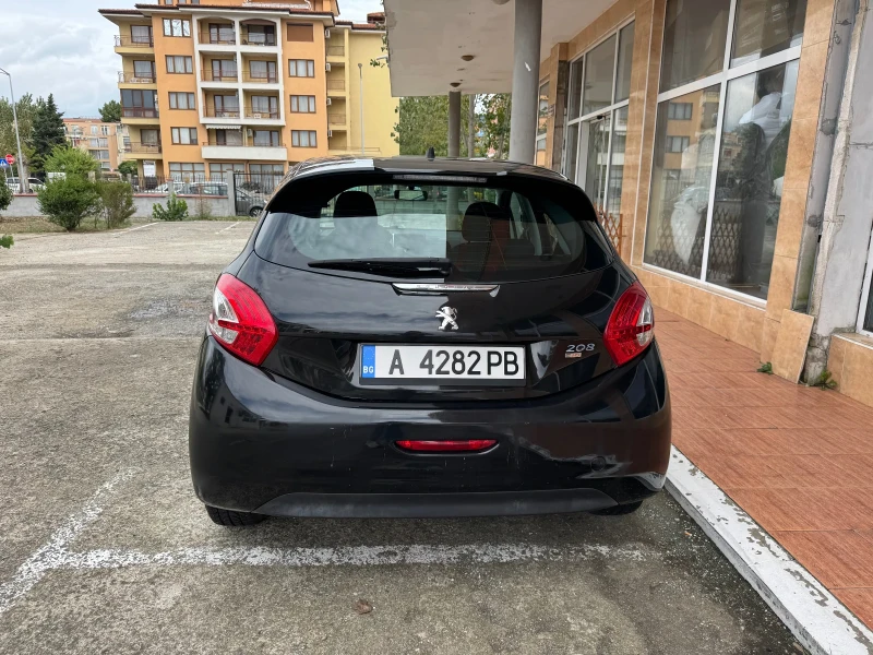 Peugeot 208, снимка 2 - Автомобили и джипове - 53031745