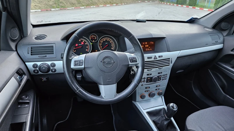 Opel Astra 1.4 GAZ/KLIMA/FACELIFT, снимка 9 - Автомобили и джипове - 52128588