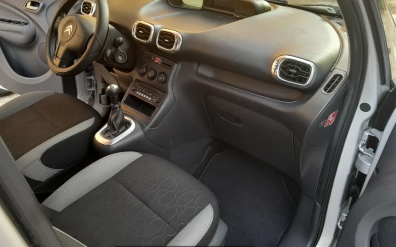 Citroen C3 Picasso, снимка 8 - Автомобили и джипове - 52723339