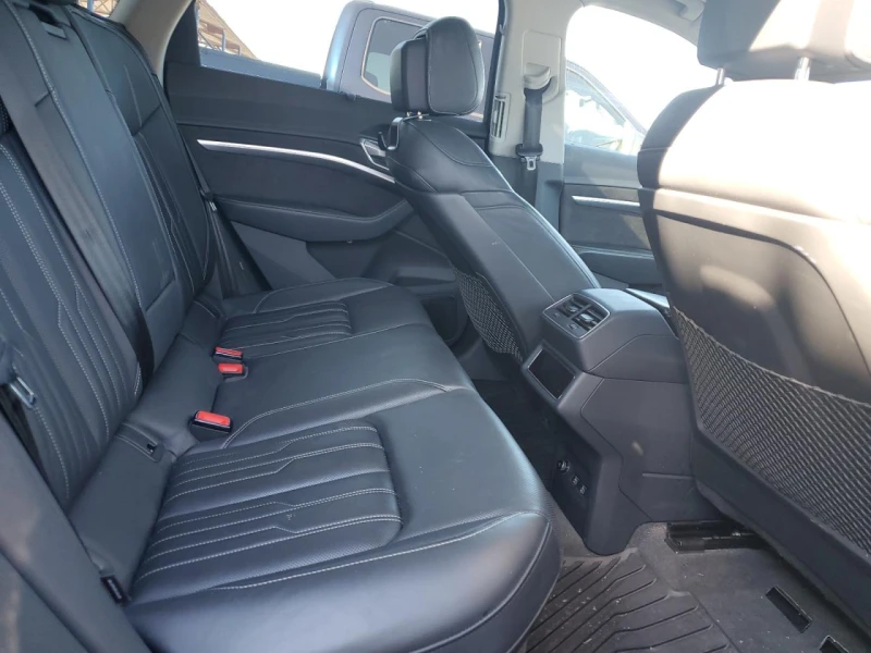 Audi E-Tron PRESTIGE , снимка 9 - Автомобили и джипове - 53074674