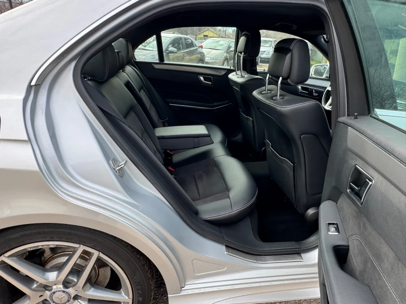 Mercedes-Benz E 250 AMG!4х4 ! Нави! Фул ЕКСТРИ!!, снимка 14 - Автомобили и джипове - 53140632