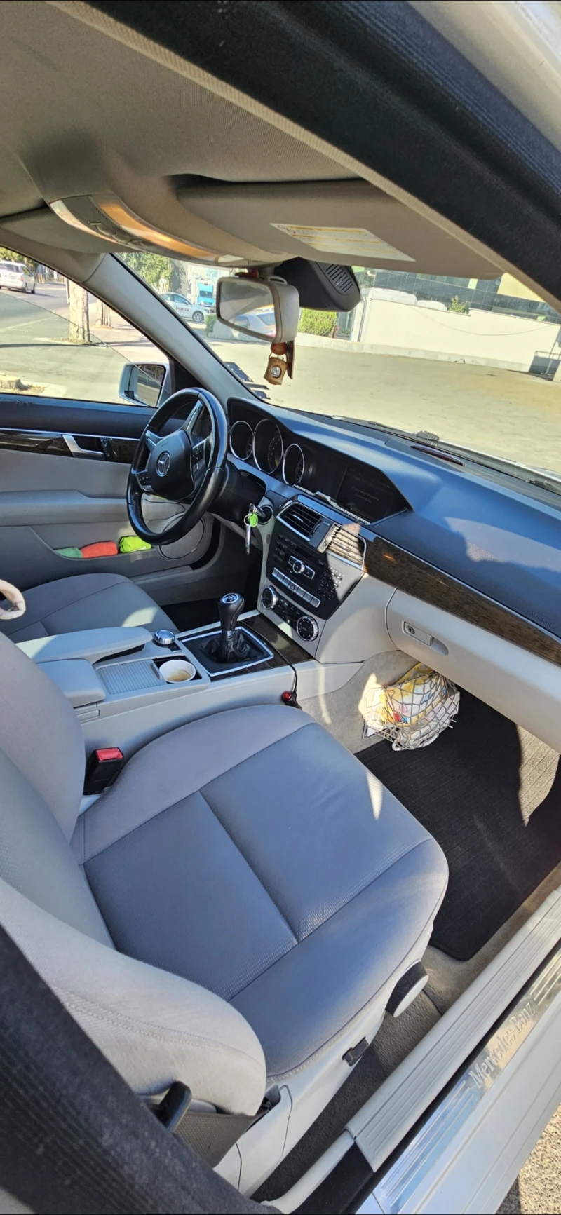Mercedes-Benz C 220, снимка 10 - Автомобили и джипове - 53527549