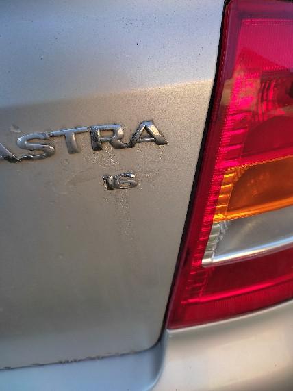 Opel Astra 1.6 , снимка 10 - Автомобили и джипове - 45885700