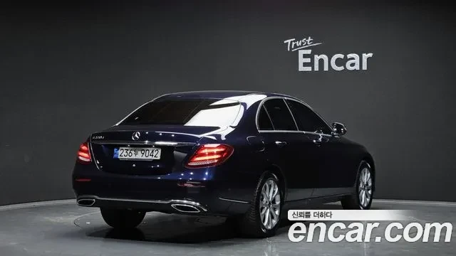 Mercedes-Benz E 220 E Class W213 E220D Exclusive - изображение 2
