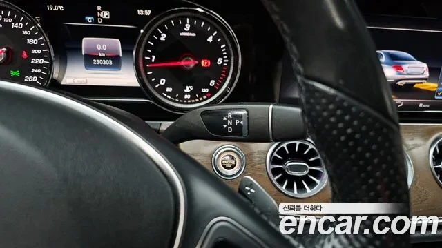 Mercedes-Benz E 220 E Class W213 E220D Exclusive - изображение 9