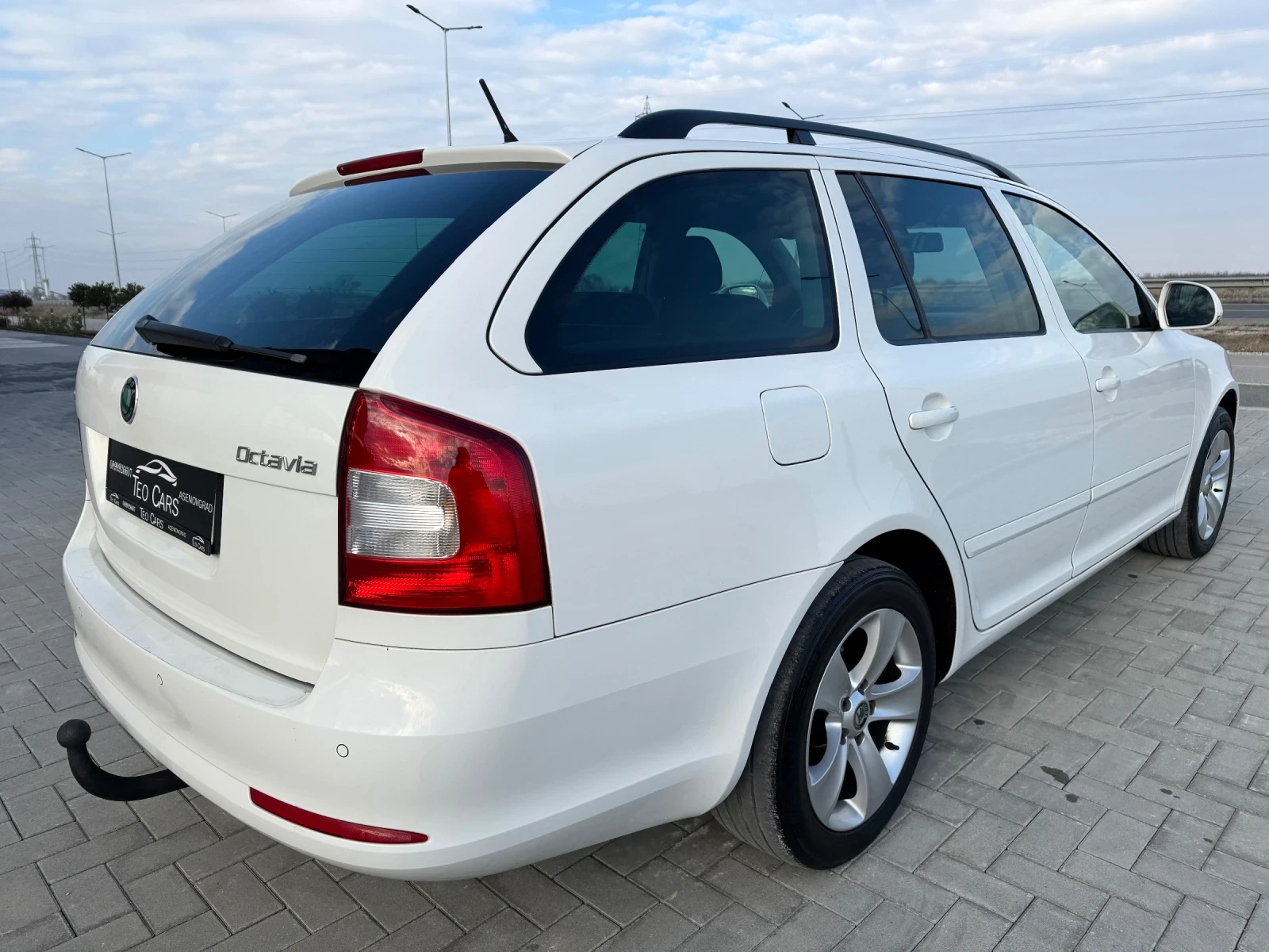 Skoda Octavia 2.0 TDI 140к.с PARKTRONIC / PODGREV / EURO 5 - изображение 8