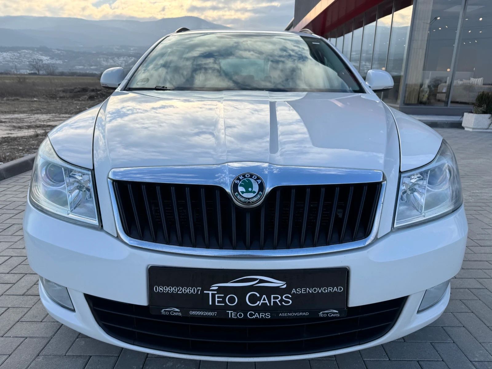 Skoda Octavia 2.0 TDI 140к.с PARKTRONIC / PODGREV / EURO 5 - изображение 2