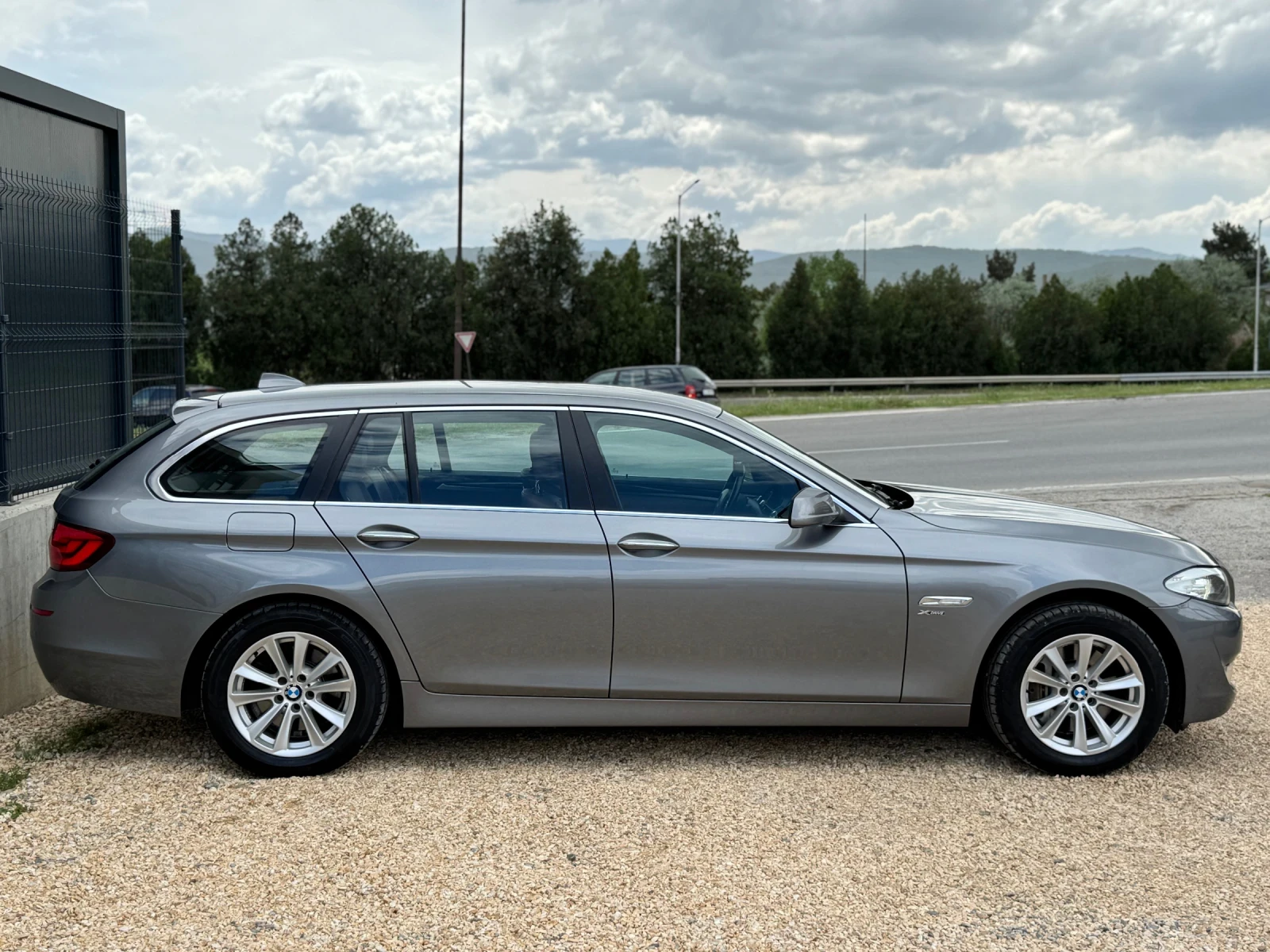 BMW 525 D* X-DRIVE* RECARO* ТОП СЪСТОЯНИЕ* ЛИЗИНГ*  - изображение 4