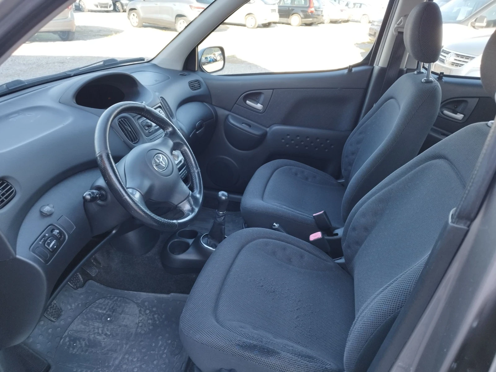 Toyota Yaris verso 1.4 D4D - изображение 8