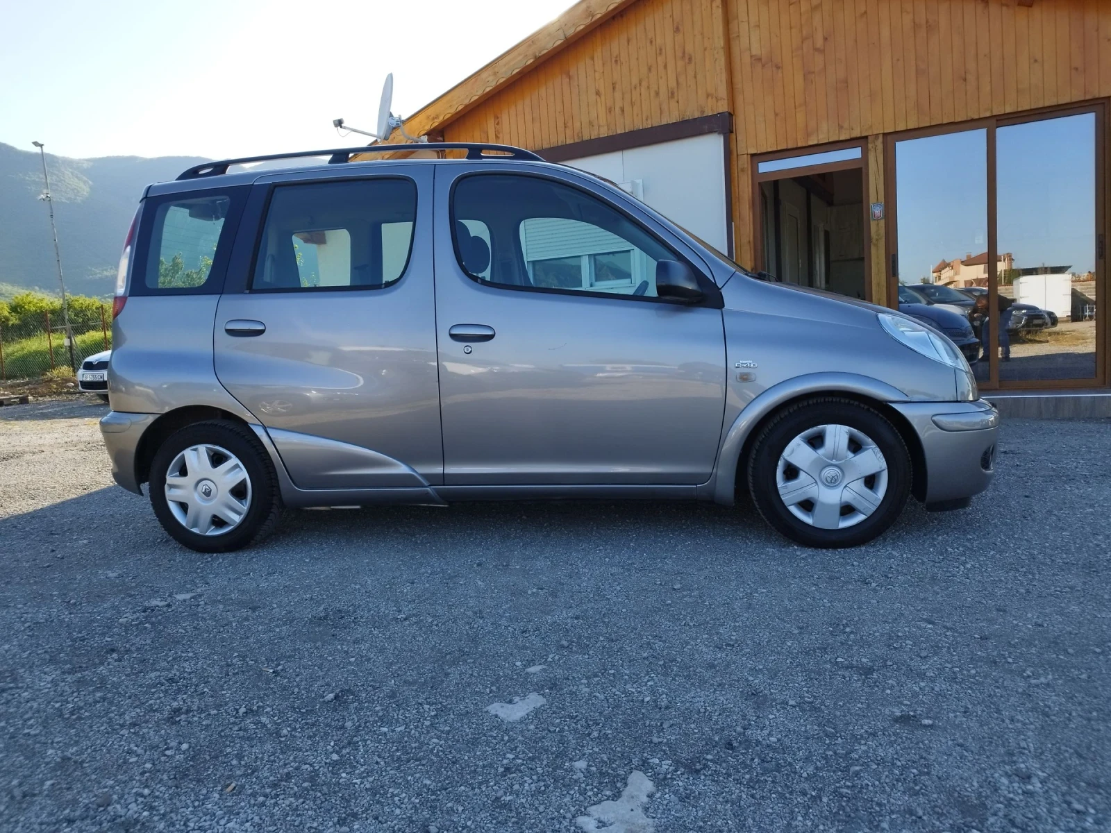 Toyota Yaris verso 1.4 D4D - изображение 5
