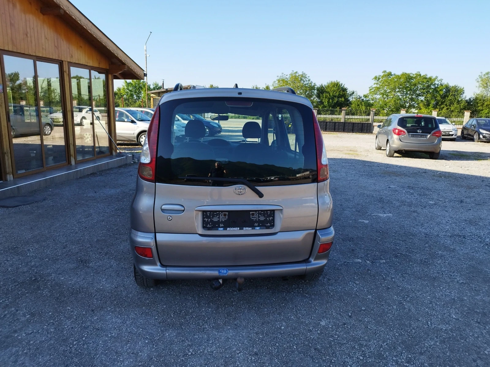 Toyota Yaris verso 1.4 D4D - изображение 3