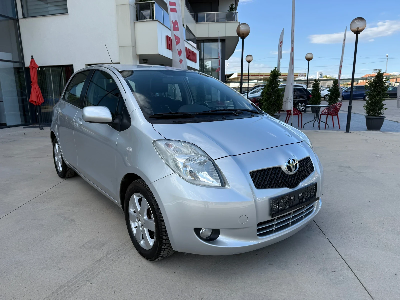 Toyota Yaris  - изображение 8