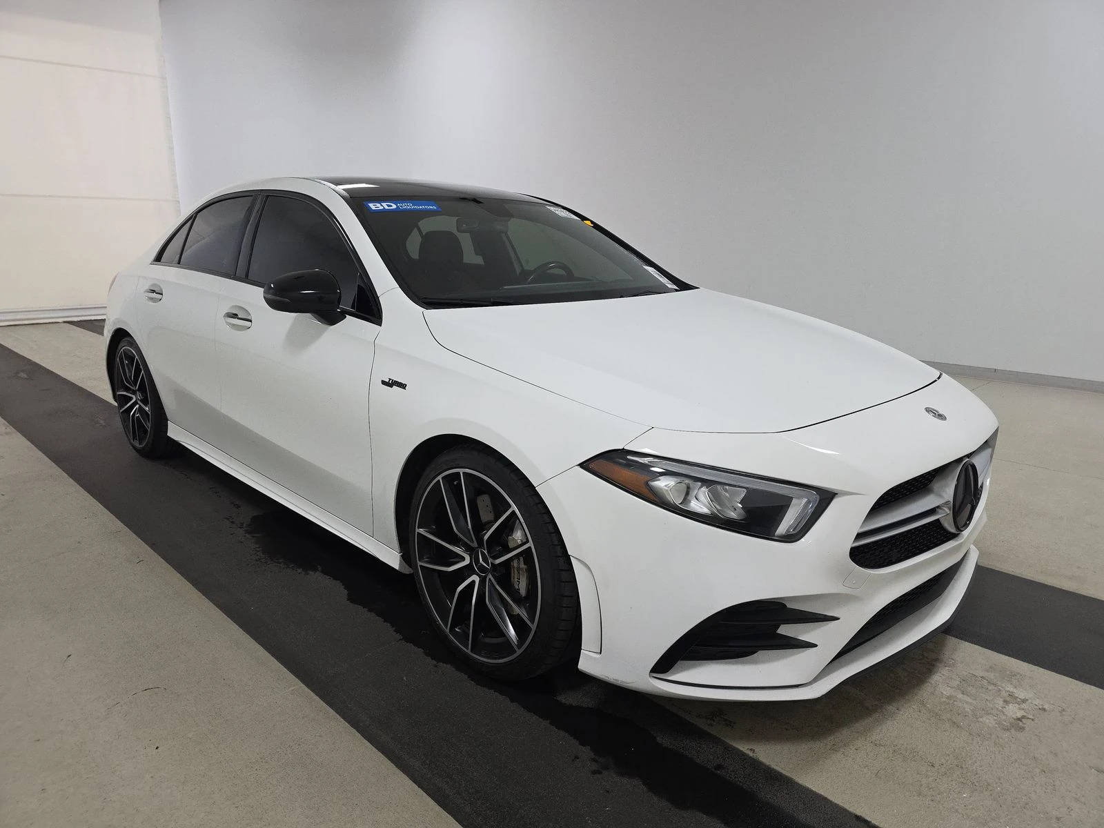 Mercedes-Benz A 35 AMG* ПОДГРЕВ* КАМЕРА* М.ТОЧКА* MBUX* KEYLESS GO - изображение 3