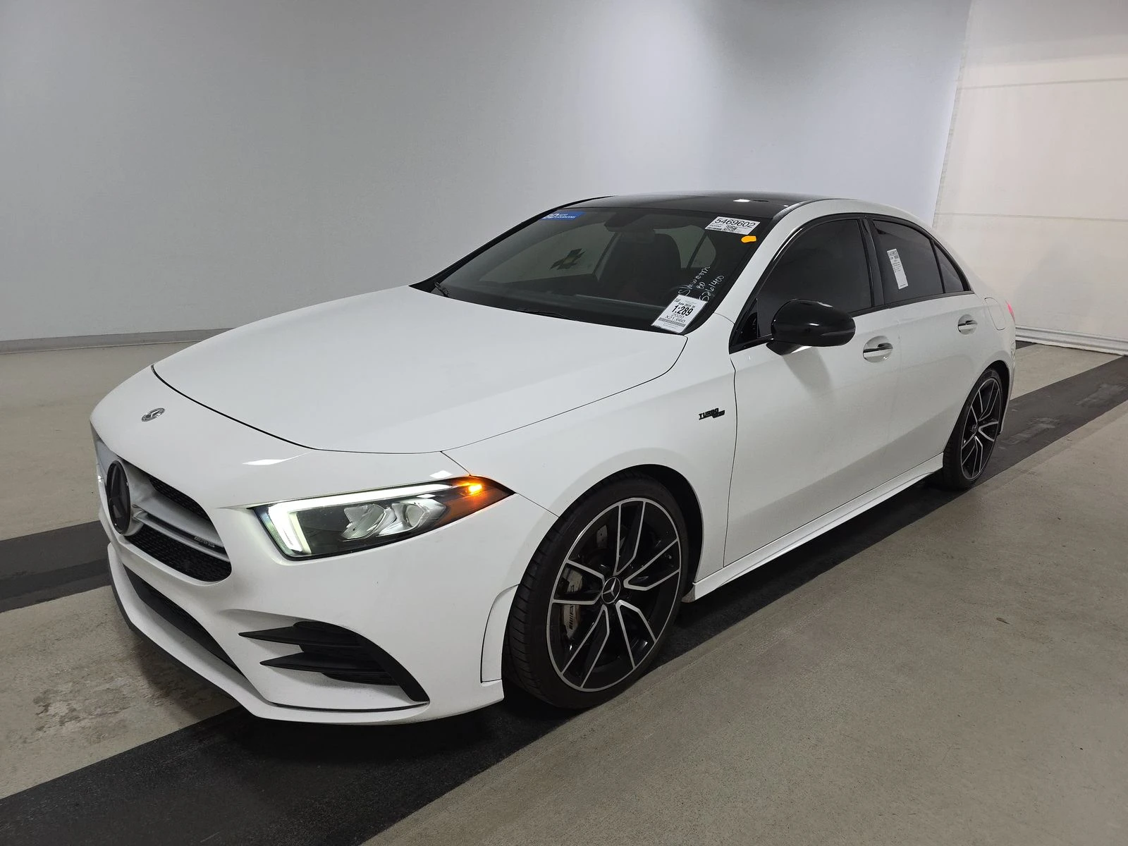 Mercedes-Benz A 35 AMG* ПОДГРЕВ* КАМЕРА* М.ТОЧКА* MBUX* KEYLESS GO | Mobile.bg — изображение 1