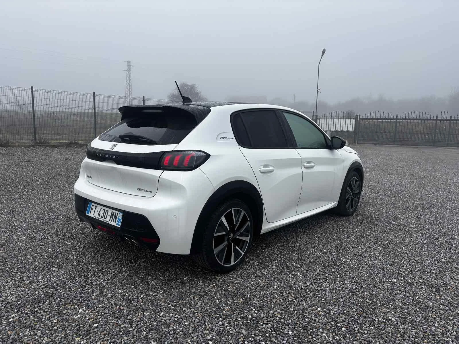 Peugeot 208 1.2, Euro 6, Нов Внос GT LINE 85 218km - изображение 4