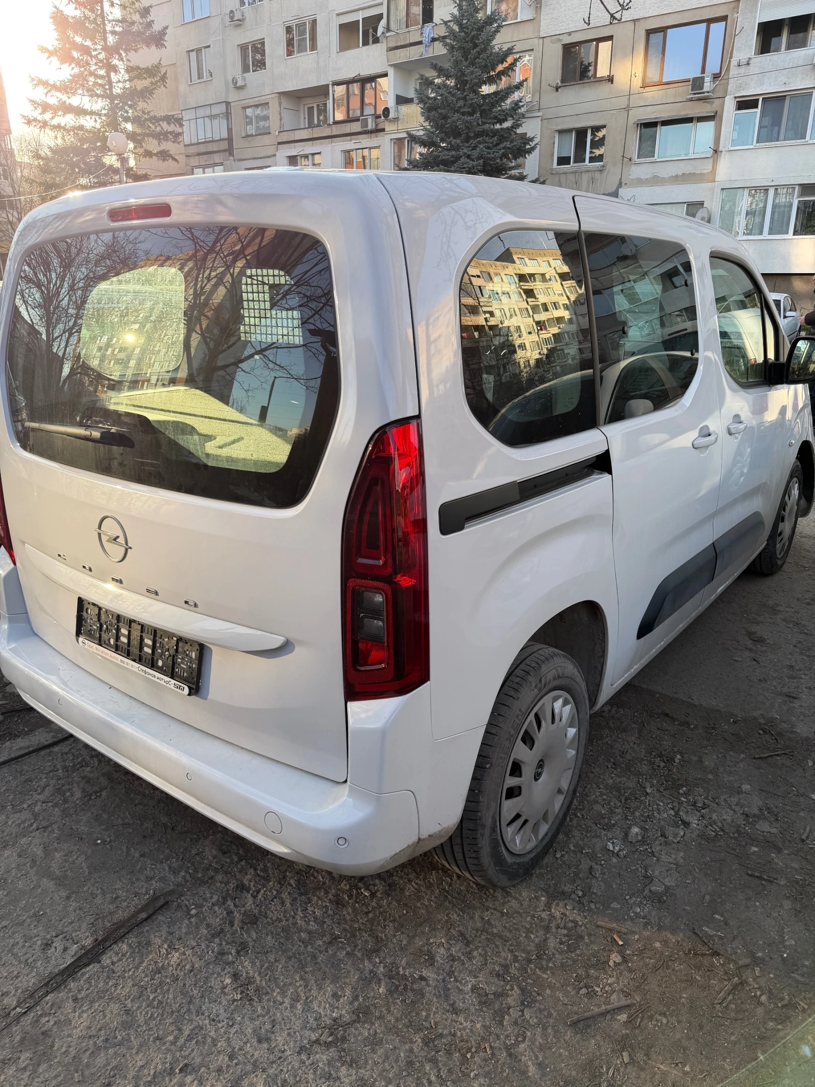 Opel Combo 1.5HDI, снимка 4 - Автомобили и джипове - 53804691