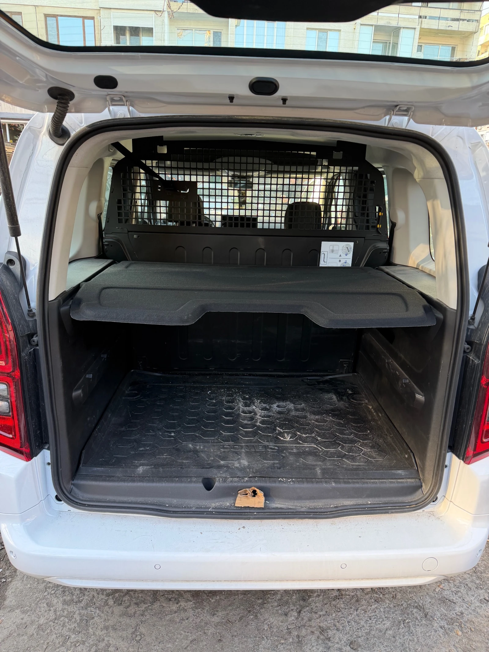 Opel Combo 1.5HDI, снимка 6 - Автомобили и джипове - 53804691