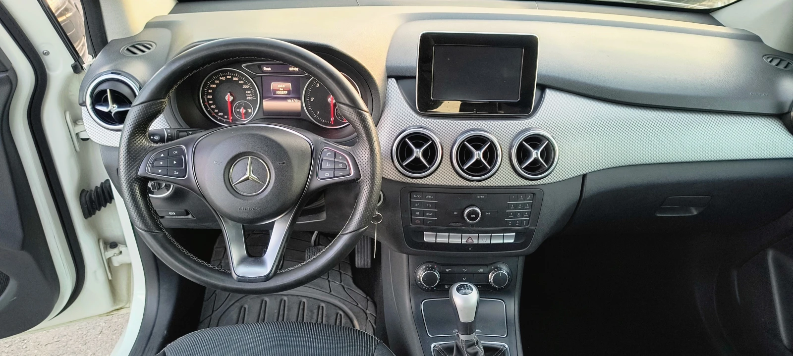 Mercedes-Benz B 180 1.5 dci-euro 6, снимка 13 - Автомобили и джипове - 53821946
