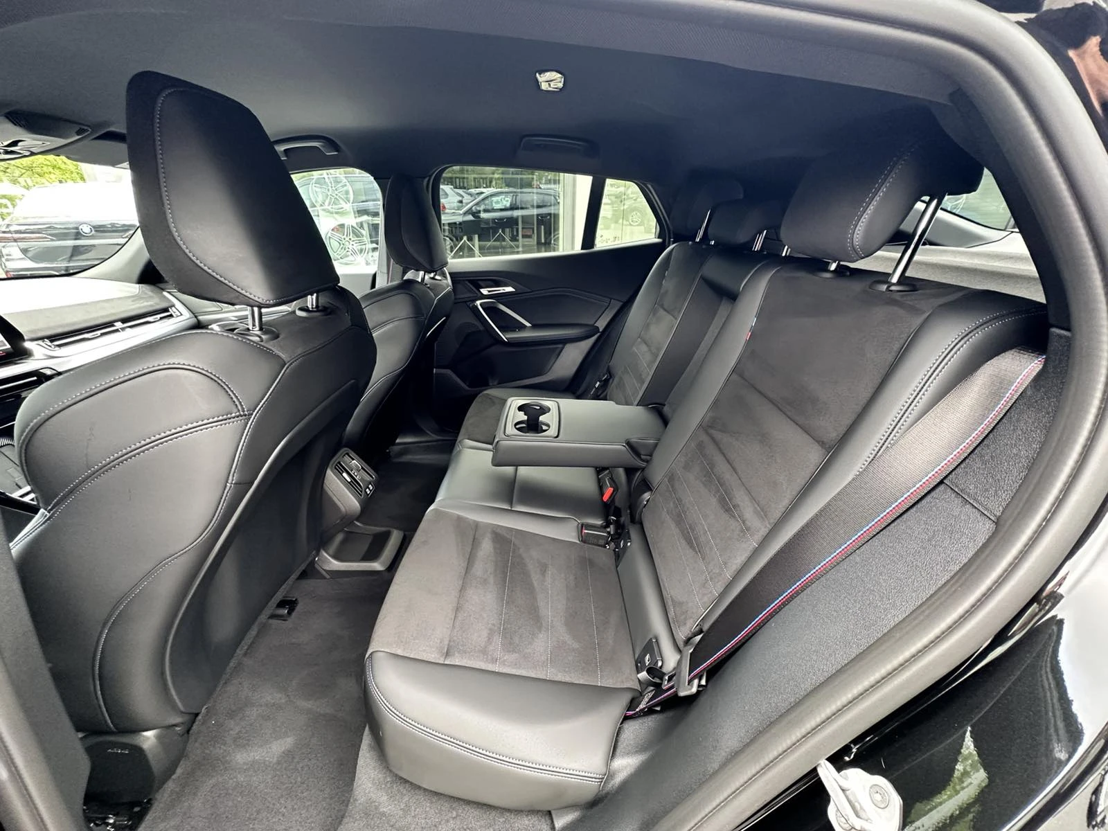 BMW iX2 eDrive20, снимка 17 - Автомобили и джипове - 54509523